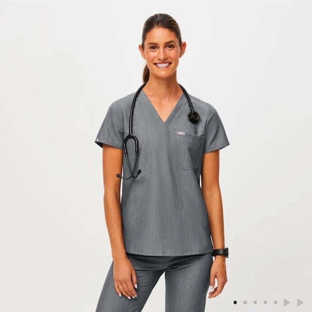 Figs Catarina One Pocket Scrub Top Graphite Small